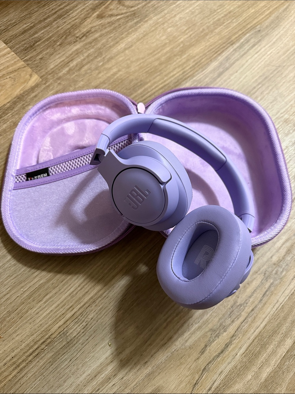 JBL Over-Ear Wireless Headphones - Lavender Purple